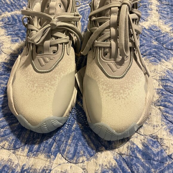 New NNB Adidas Trae Young 3 Grey Mens Boys Sneaker Size 6.5 Basketball - Picture 2 of 5